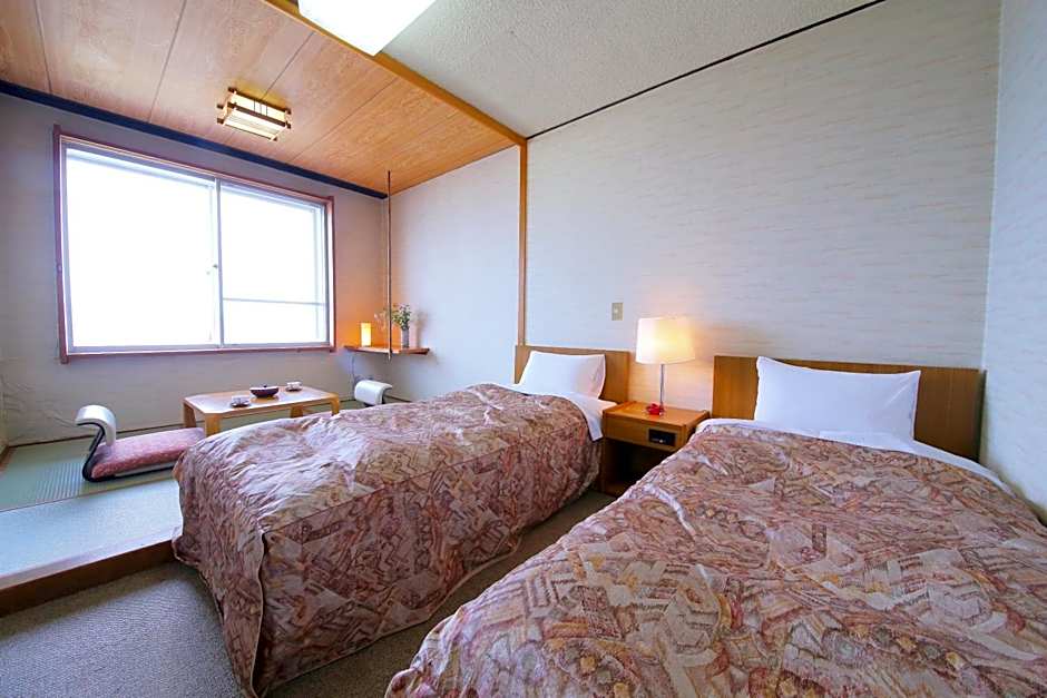 Lake Side Hotel Minatoya