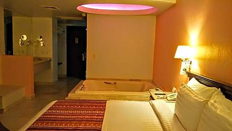 Queen Room with Spa Bath