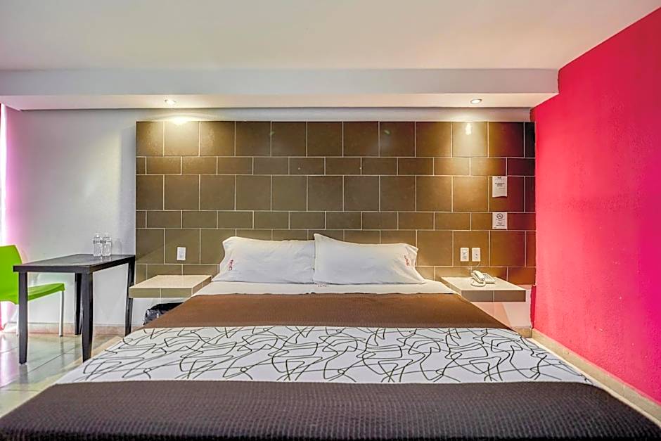 First Inn Hotel & Business