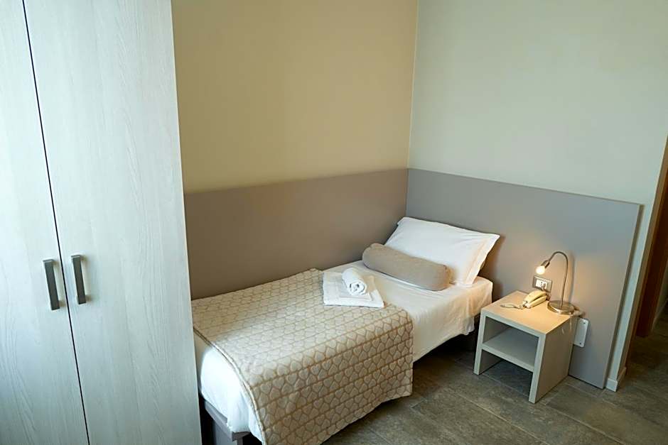 Photo 1 of 6 of Single Room