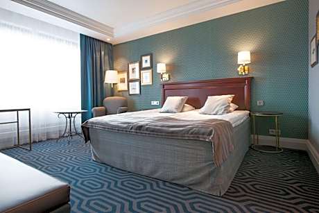 Superior Family Room