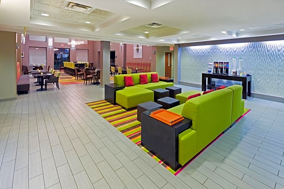 Hampton Inn & Suites Tulsa-Woodland Hills