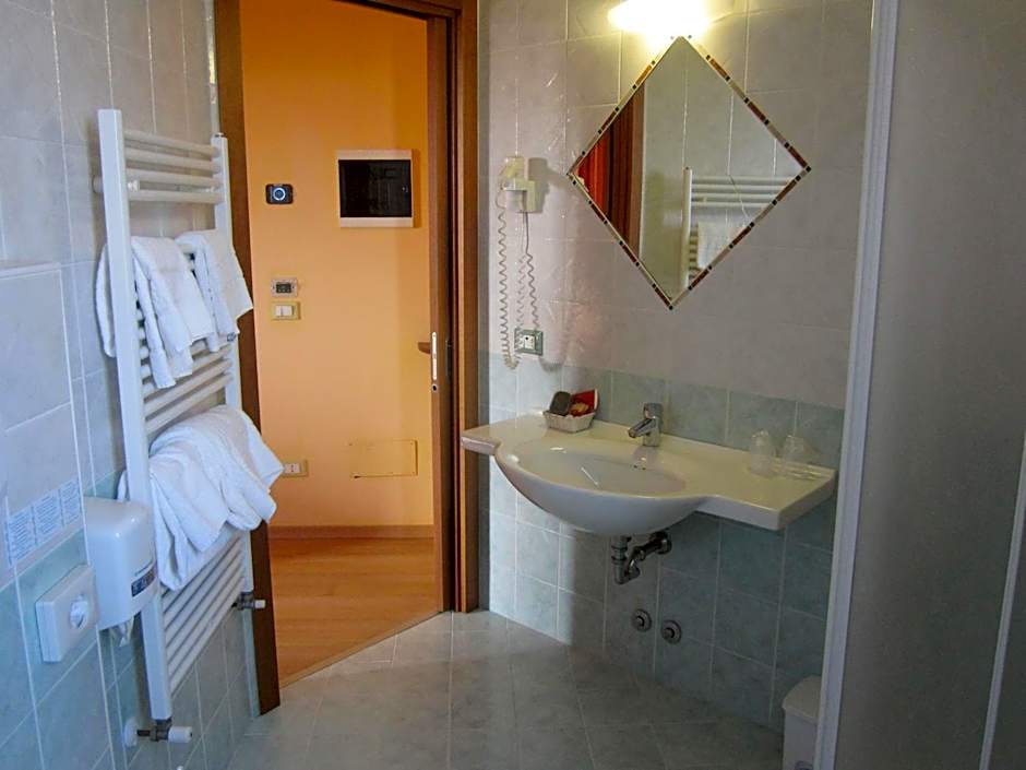 Hotel Al Sole - ENJOY HOLIDAY