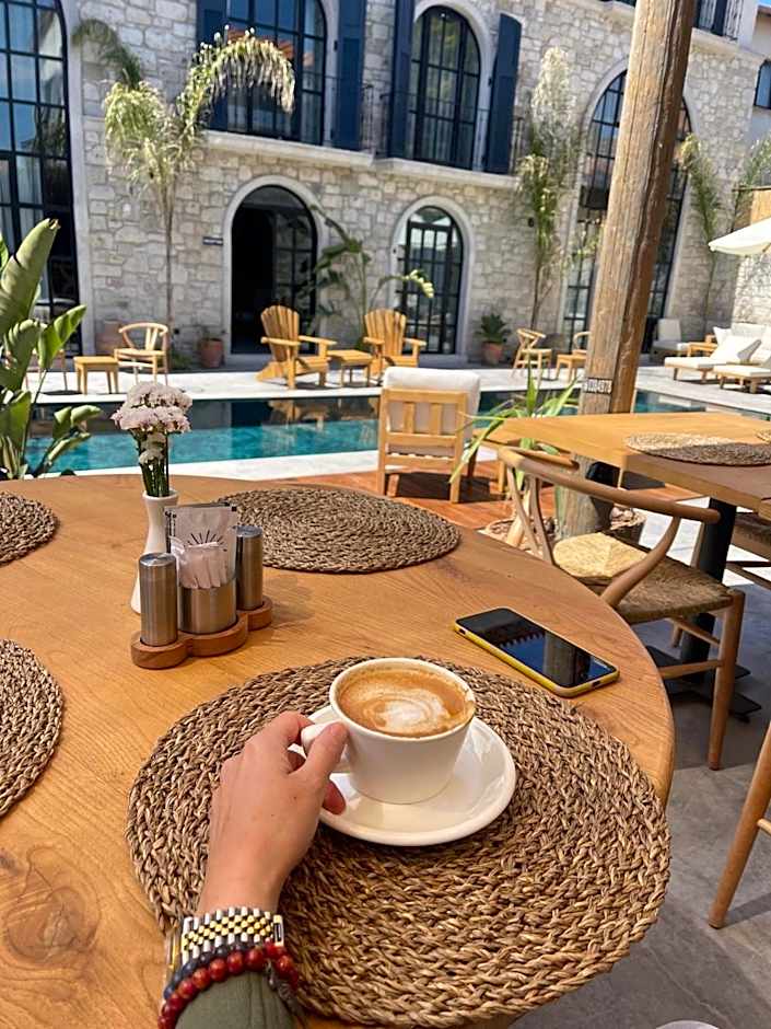 Rhea Alacatı Boutique Hotel