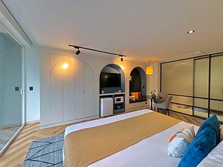 Apartment with Balcony
