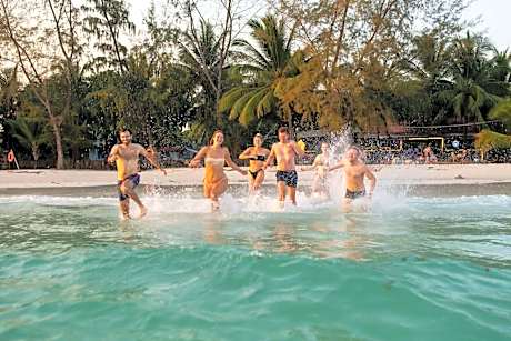 Mad Monkey  Koh Rong 