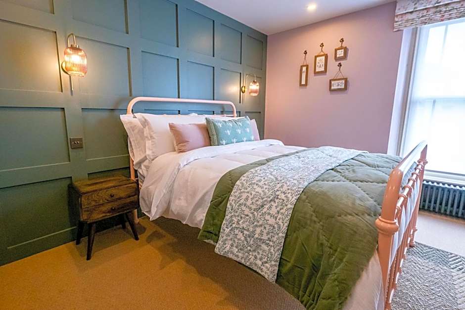 The Sheep and Penguin