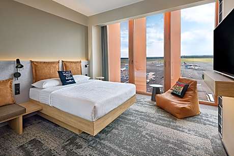 Standard Queen Room - Airfield