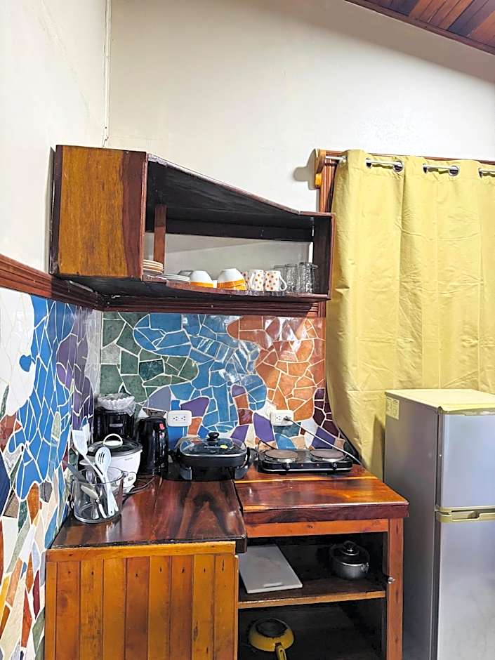 Hotel La Isla Inn