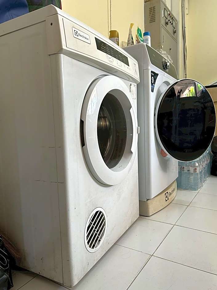 Soi 5 Apartment