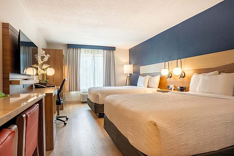 La Quinta Inn & Suites by Wyndham Danbury