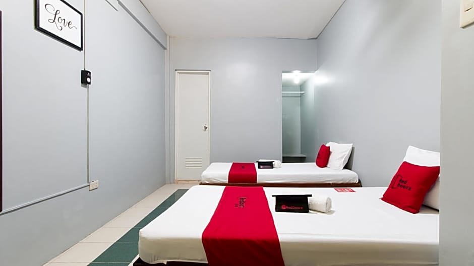 RedDoorz at Teofila Lodge