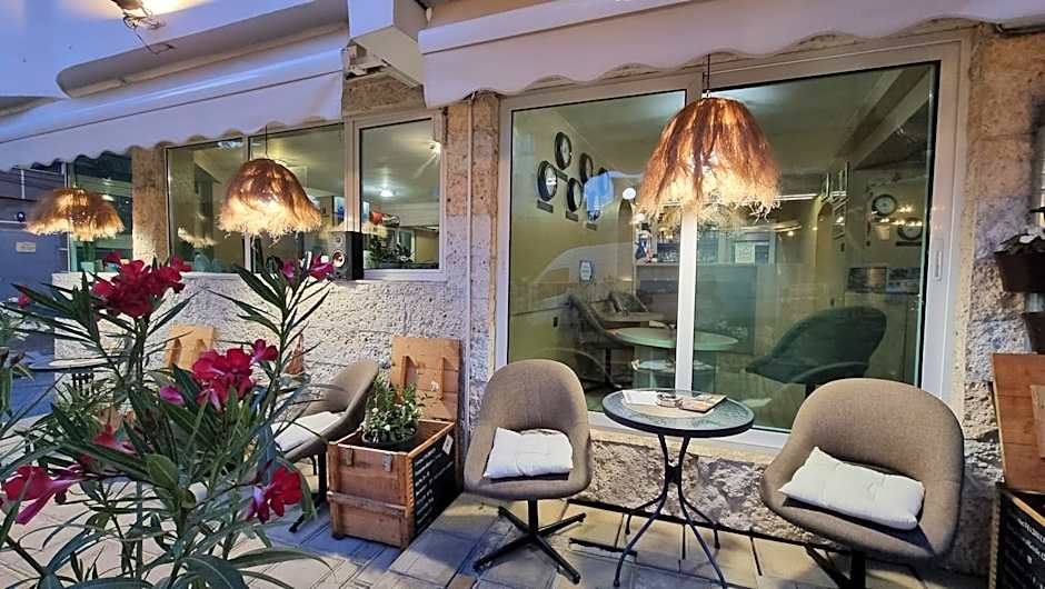 Jeweller Hotel