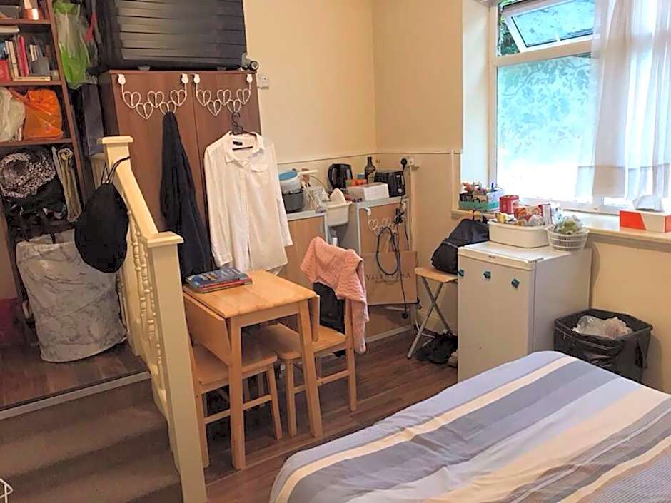 24/7 London Hostel