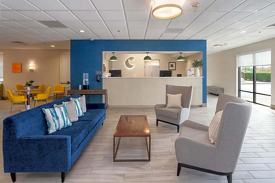 Comfort Inn & Suites Buffalo Airport