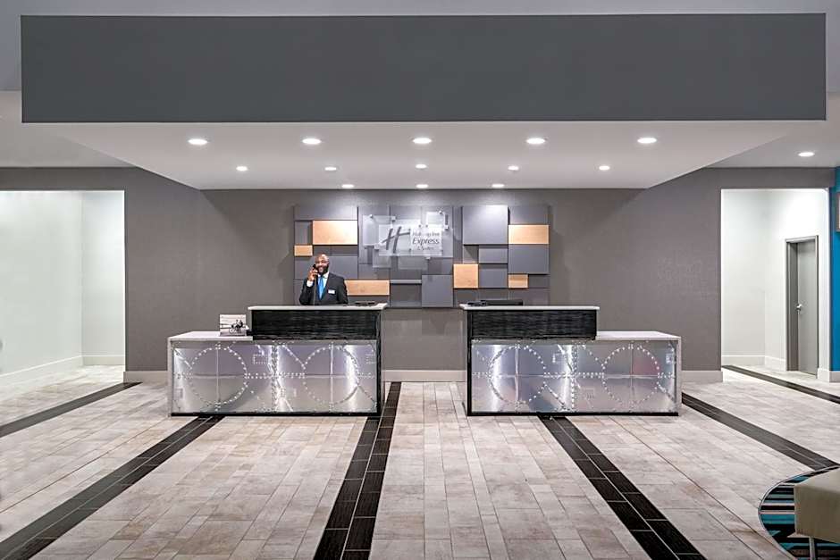 Holiday Inn Express & Suites Charlotte Airport By IHG