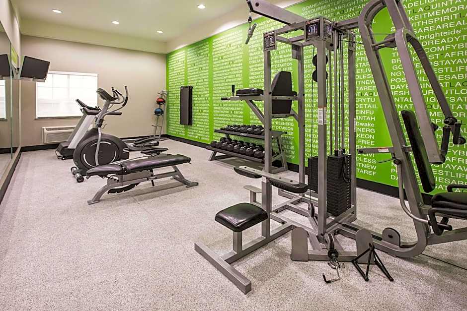 Baymont by Wyndham Dallas South-DeSoto – DeSoto, TX