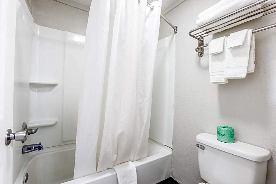 Cozy Garden Inn By OYO Hwy 40 Richmond