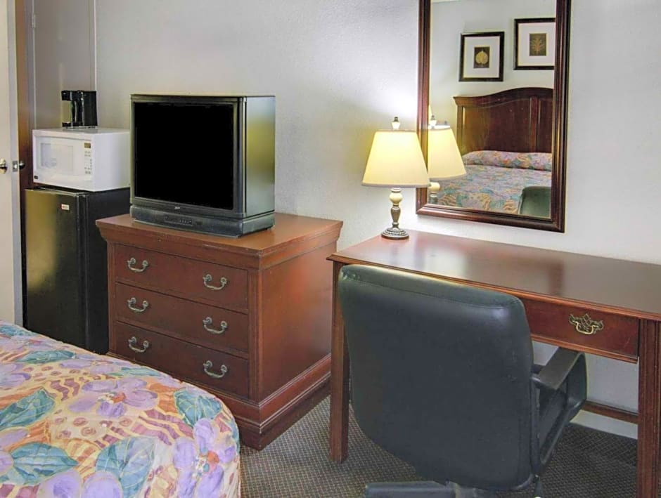 Rodeway Inn Conference Center El Dorado