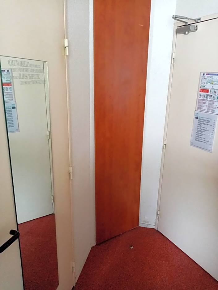 Kyriad Chantilly Hotel