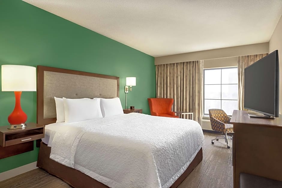 Hampton Inn By Hilton & Suites New Orleans-Convention Center