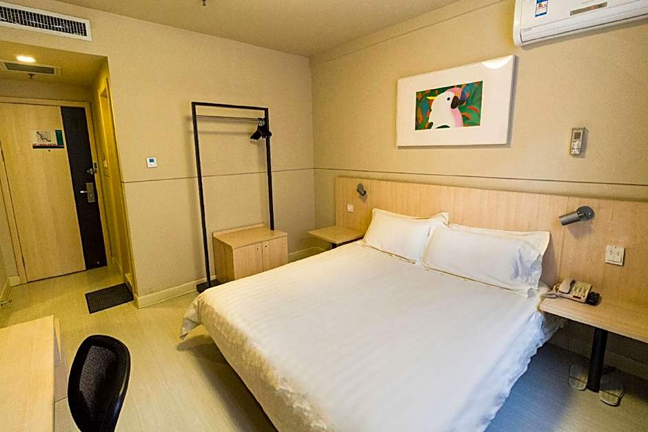 Jinjiang Inn Baoding Railway Station