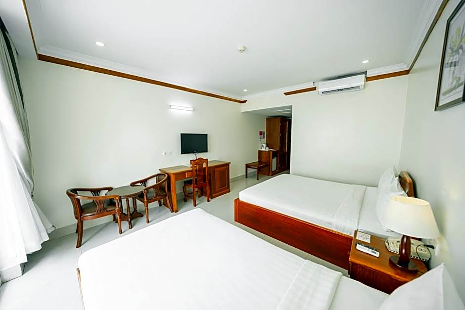 Pursat Riverside Hotel & Spa