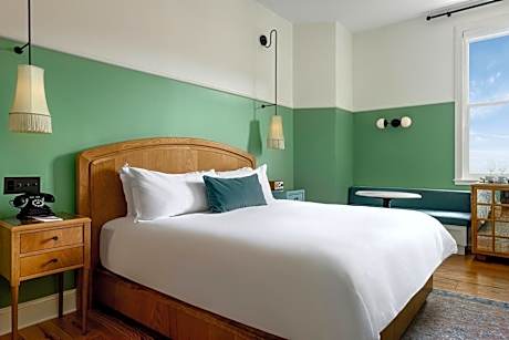 Premium King Room