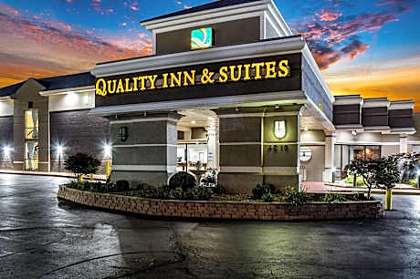 Quality Inn & Suites Kansas City - Independence I-70 East