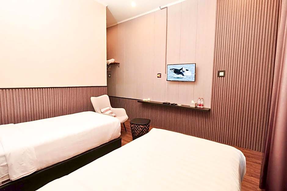 Berlian Abadi Hotel by Sinergi