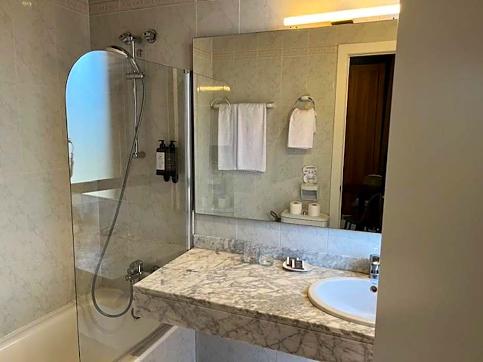 Aneto Hotel
