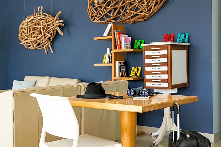 Zzzone Boutique Hostel