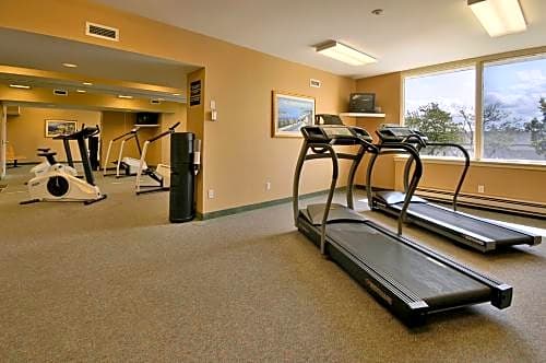 Travelodge Hotel by Wyndham Montreal Airport