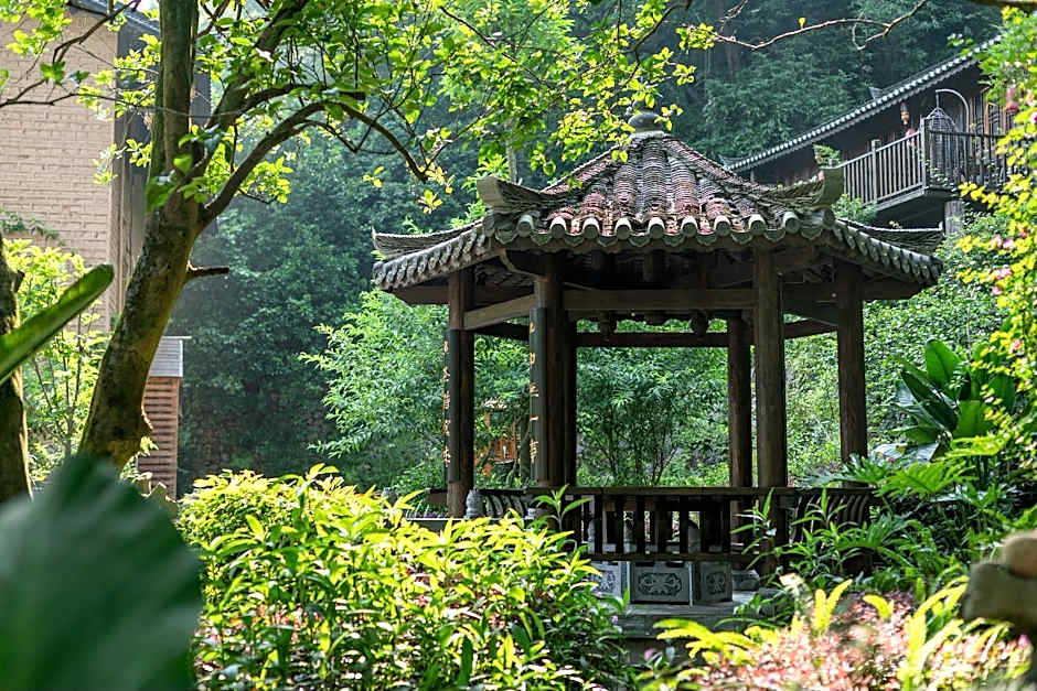 Yangshuo Ancient Garden Boutique Hotel-Free pick up from Airport or TS for 4 nights or more