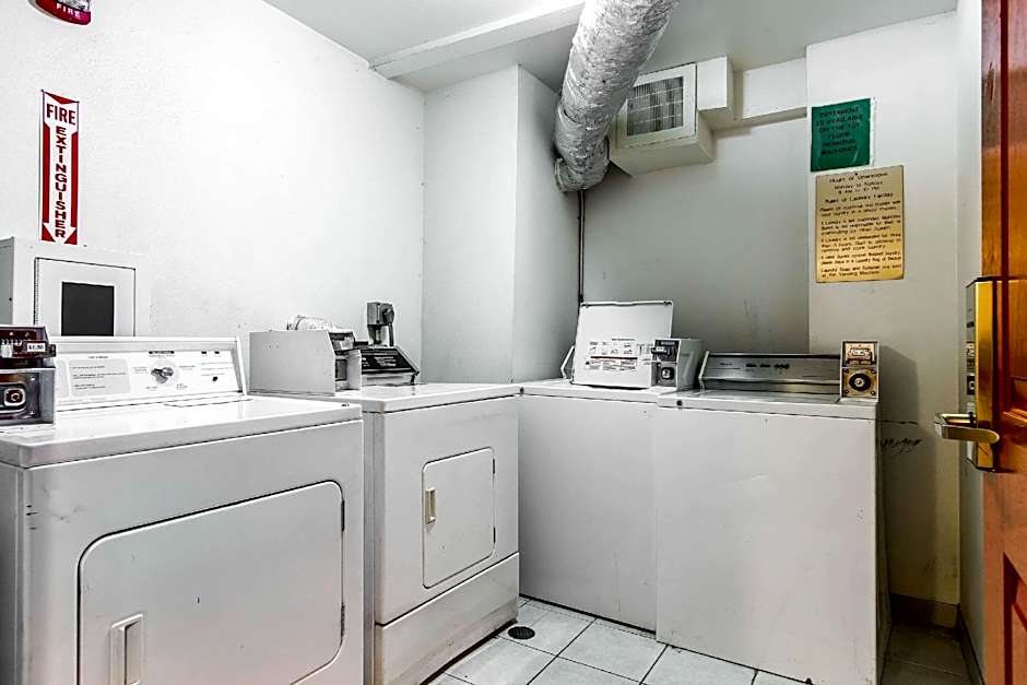 Rodeway Inn & Suites Hayward - Oakland South – Hayward, CA