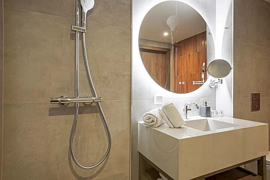 FortyPlusOne Hotel - Newly Renovated!