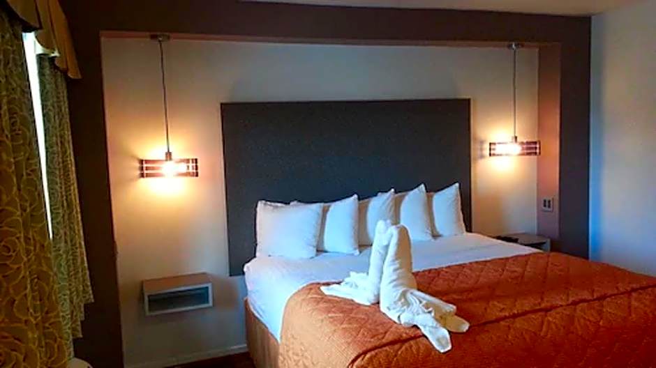 12 Oaks Hotel