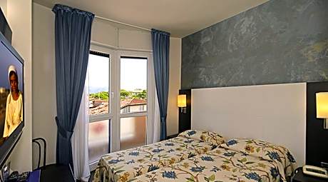 Triple Room with Balcony