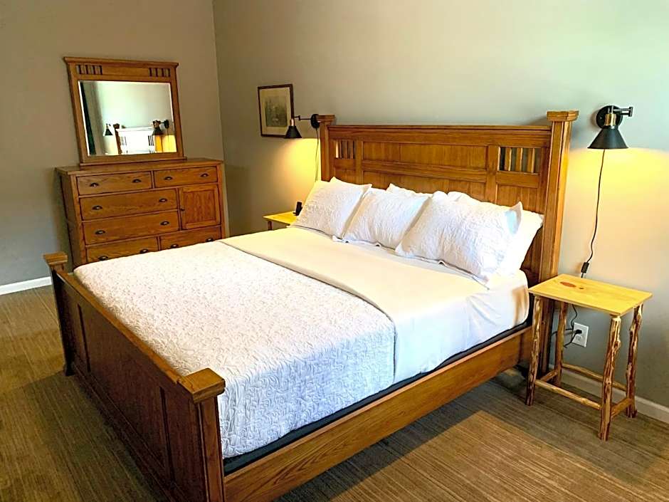 Photo 1 of 6 of Executive Suite