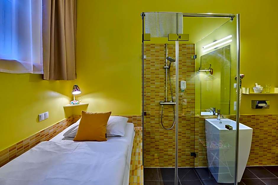Hotel 38