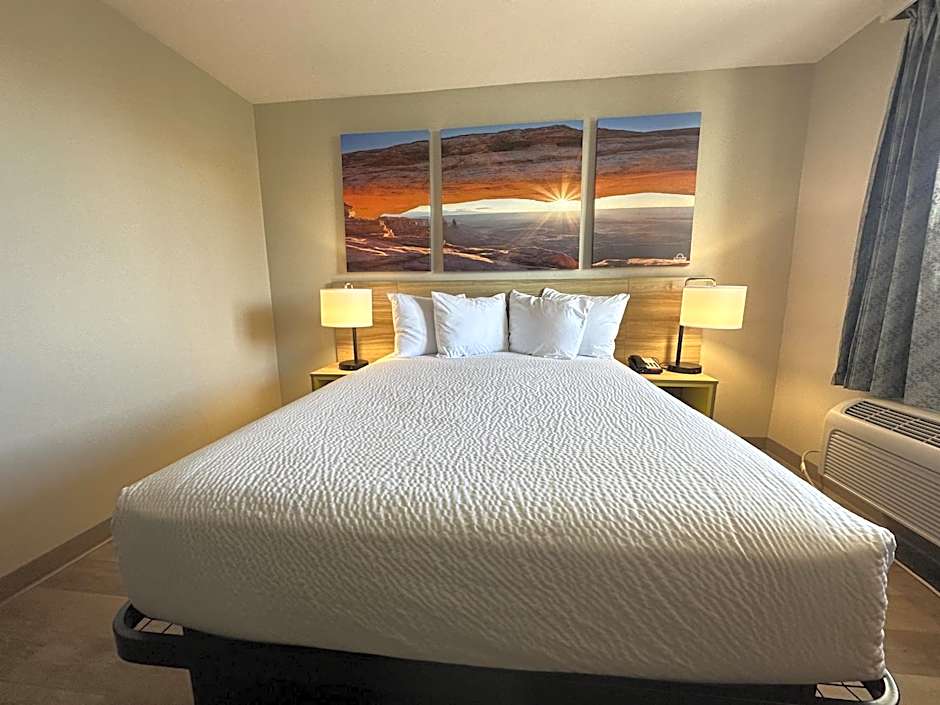 Days Inn by Wyndham Farmington NM