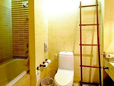 Iyara Beach Hotel and Plaza