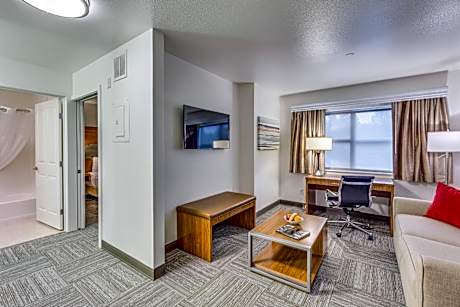 Queen Suite with Sofa