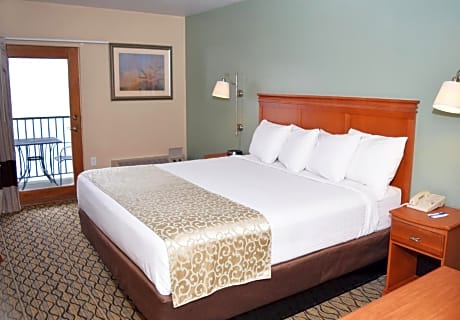 King Bed Handicapped Bath Beach Walkout