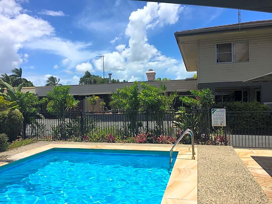 Country Plaza Motor Inn