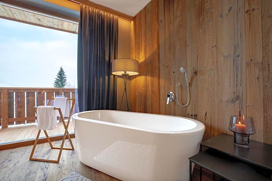 ALMMONTE SENSUM SUITES - Funky Living Hotel