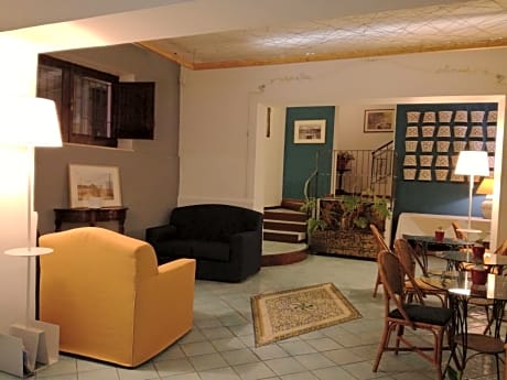 La Piazzetta Hotel