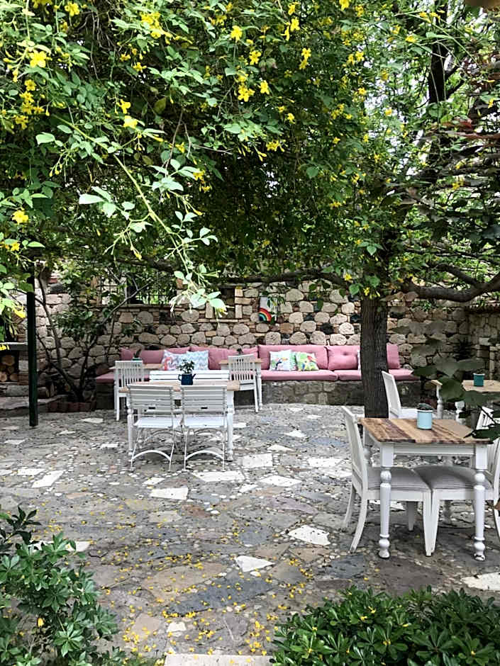 Alacati Zeytin Konak Hotel