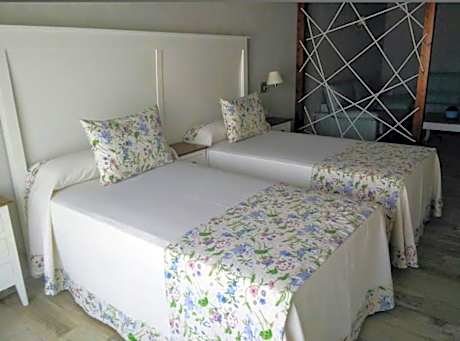 Suite with Garden View