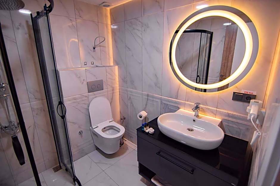 Green Palace Suite Hotel